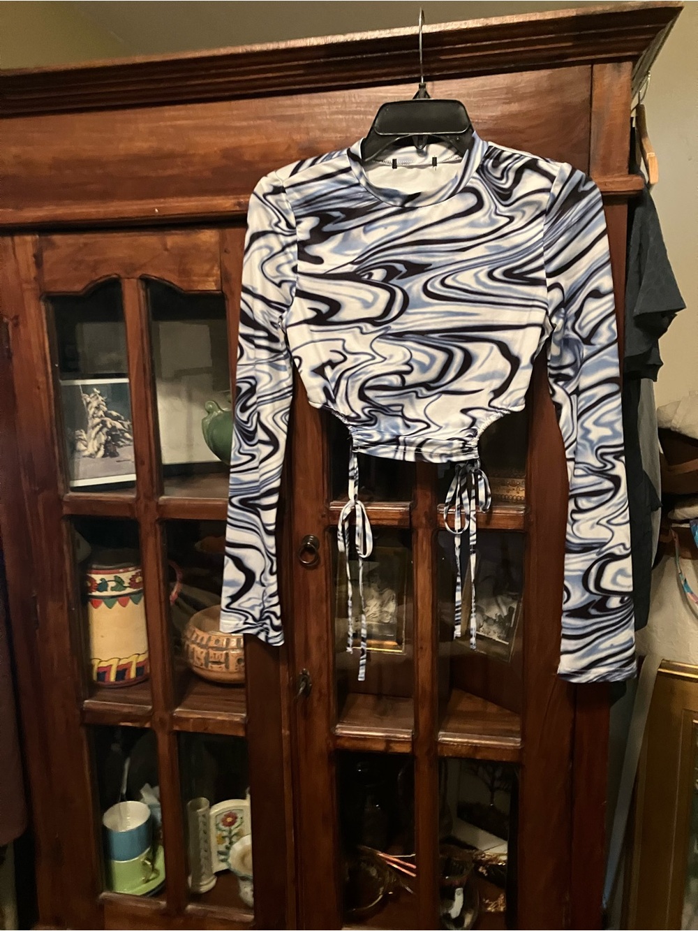 Swirl-Print BlueTie-Side Long-Sleeve Crop Top